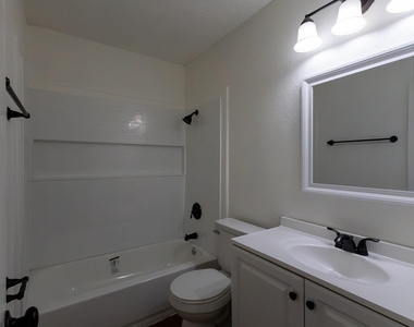 741 Woodland Court - Photo Thumbnail 9