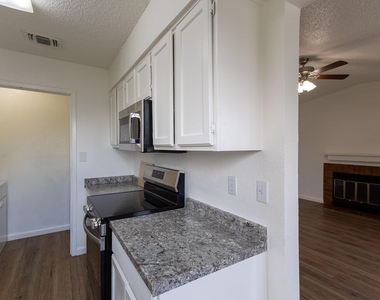 741 Woodland Court - Photo Thumbnail 3
