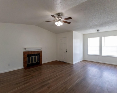 741 Woodland Court - Photo Thumbnail 6