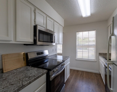 741 Woodland Court - Photo Thumbnail 5