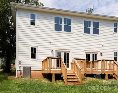 2915 Ross Avenue - Photo Thumbnail 16