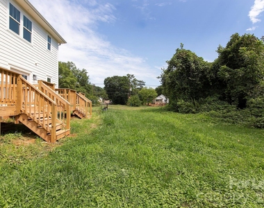 2915 Ross Avenue - Photo Thumbnail 18