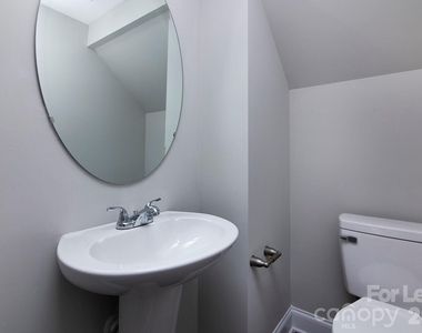 2915 Ross Avenue - Photo Thumbnail 10