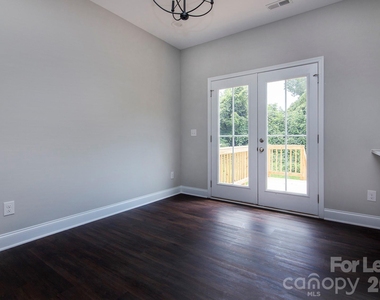 2915 Ross Avenue - Photo Thumbnail 9