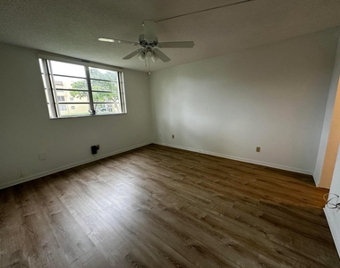 6091 Nw 61st Avenue - Photo Thumbnail 14