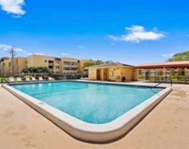 6091 Nw 61st Avenue - Photo Thumbnail 27