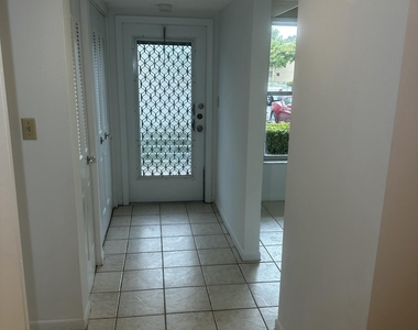 6091 Nw 61st Avenue - Photo Thumbnail 4