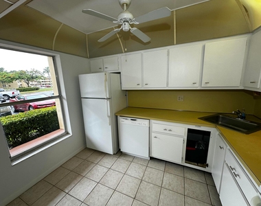 6091 Nw 61st Avenue - Photo Thumbnail 7