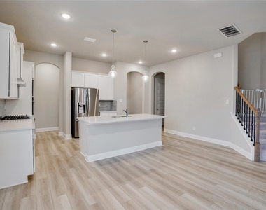 1521 Bison Trail - Photo Thumbnail 27