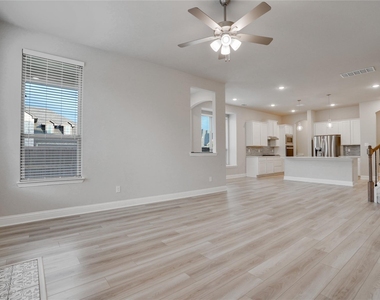 1521 Bison Trail - Photo Thumbnail 25