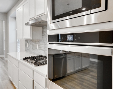 1521 Bison Trail - Photo Thumbnail 9