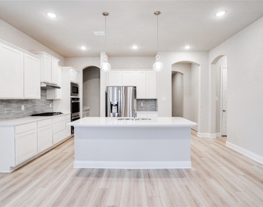 1521 Bison Trail - Photo Thumbnail 4