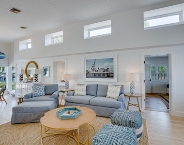 1604 Seaway Drive - Photo Thumbnail 4
