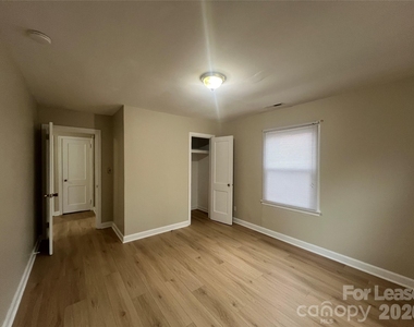 831 S Dalton Street - Photo Thumbnail 8