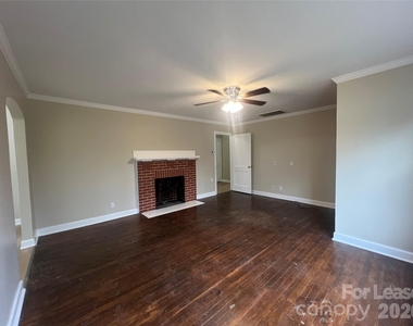 831 S Dalton Street - Photo Thumbnail 1