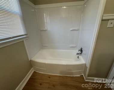831 S Dalton Street - Photo Thumbnail 13