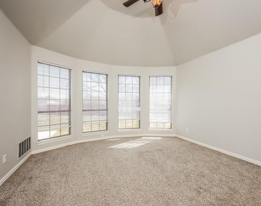 2541 Indian Hills Drive - Photo Thumbnail 9