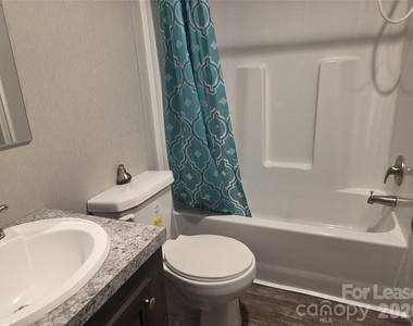 213 Kimberly Circle - Photo Thumbnail 11
