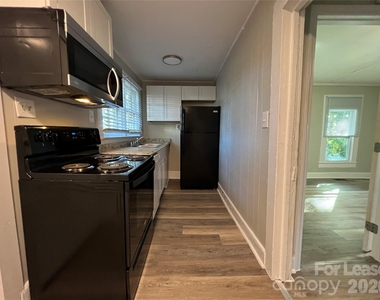 904 W 6th Avenue - Photo Thumbnail 2