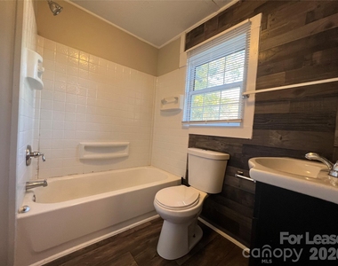 904 W 6th Avenue - Photo Thumbnail 4