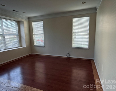 7549 Bluff Point Lane - Photo Thumbnail 3