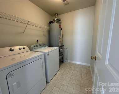 7549 Bluff Point Lane - Photo Thumbnail 14