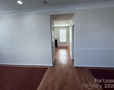 7549 Bluff Point Lane - Photo Thumbnail 9
