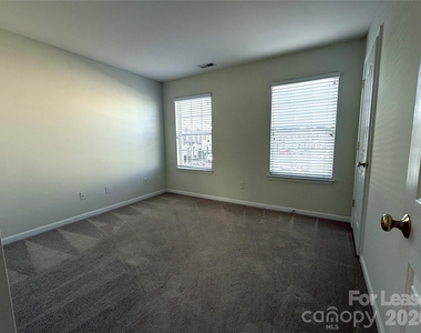 7549 Bluff Point Lane - Photo Thumbnail 5