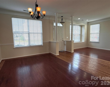 7549 Bluff Point Lane - Photo Thumbnail 2