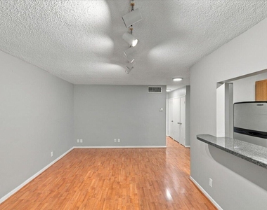 2110 Ne 39th Street - Photo Thumbnail 3