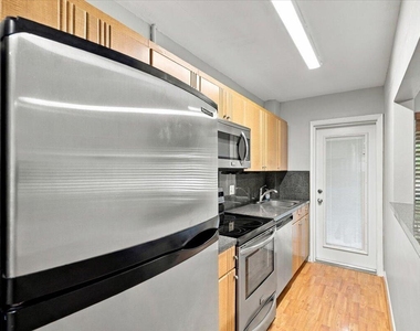 2110 Ne 39th Street - Photo Thumbnail 7