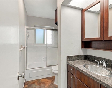 2110 Ne 39th Street - Photo Thumbnail 14