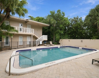 2110 Ne 39th Street - Photo Thumbnail 16