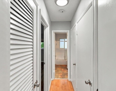 2110 Ne 39th Street - Photo Thumbnail 10