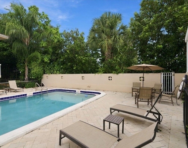 2110 Ne 39th Street - Photo Thumbnail 17
