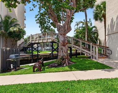 12 Royal Palm Way - Photo Thumbnail 41