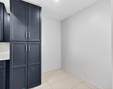 12 Royal Palm Way - Photo Thumbnail 7