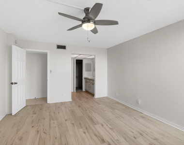 12 Royal Palm Way - Photo Thumbnail 24