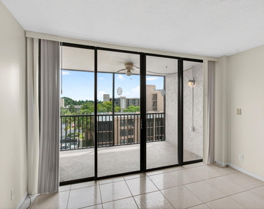 12 Royal Palm Way - Photo Thumbnail 18