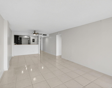 12 Royal Palm Way - Photo Thumbnail 14