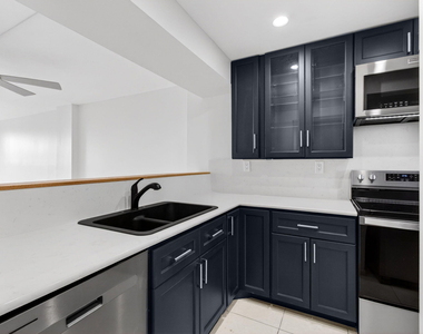12 Royal Palm Way - Photo Thumbnail 11
