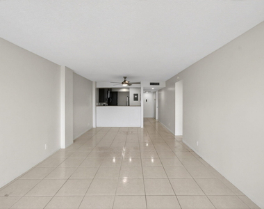 12 Royal Palm Way - Photo Thumbnail 15