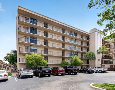 12 Royal Palm Way - Photo Thumbnail 40