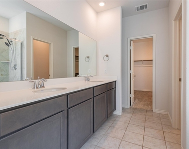 1816 Ferguson Lane - Photo Thumbnail 15