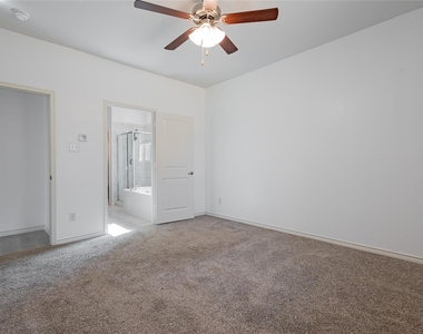 1816 Ferguson Lane - Photo Thumbnail 12