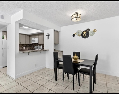 1548 Se Royal Green Circle - Photo Thumbnail 3
