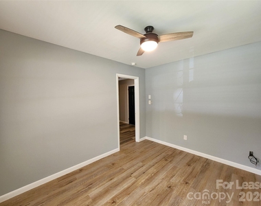 210 N Salisbury Avenue - Photo Thumbnail 7