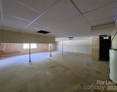 210 N Salisbury Avenue - Photo Thumbnail 14