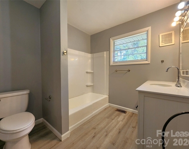 210 N Salisbury Avenue - Photo Thumbnail 11