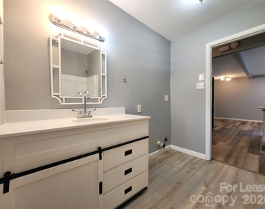 210 N Salisbury Avenue - Photo Thumbnail 10